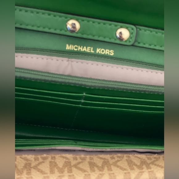 Michael Kors Sloan Logo and Leather Chain Wallet - Picture 7 of 7
